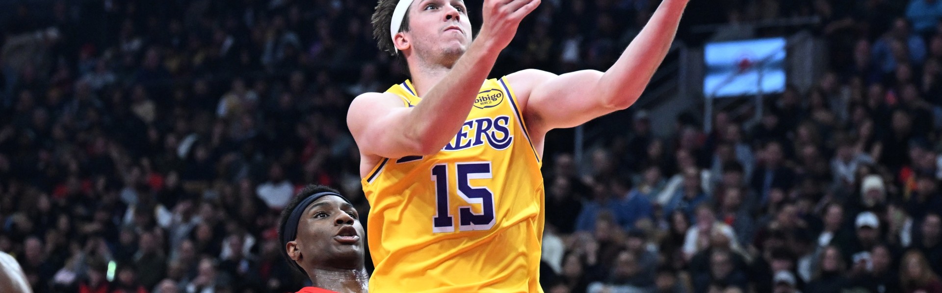 后场连线！东契奇突破脑后传球 里夫斯强攻上篮命中个人首球