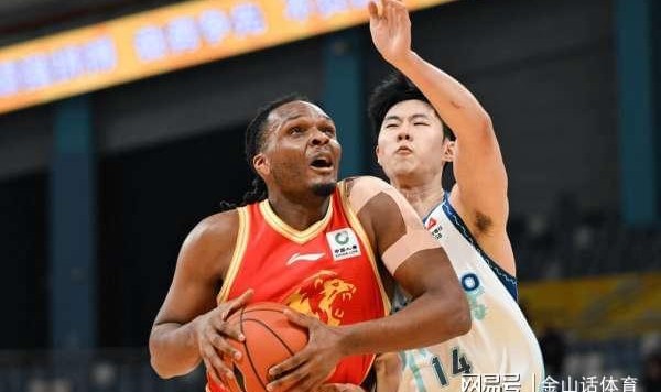 开云网页-有意思！兄弟俩同台，哥哥0分，正负值+12；弟弟16分，正负值-20